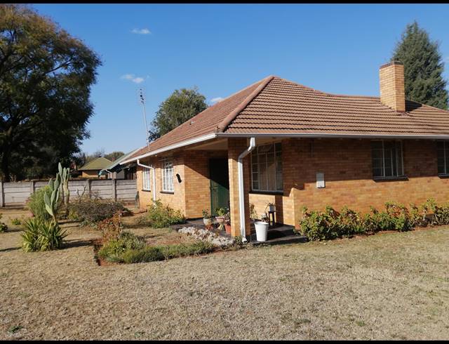 2 BEDROOM FREEHOLD SOLD IN STILFONTEIN EXT 1